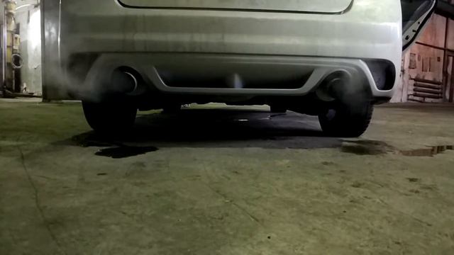раздвоенный выхлоп с банками Mugen от Honda Fit GD1 GD3 смотреть онлайн