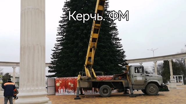 Ёлку за 8.5 млн установили смотреть онлайн