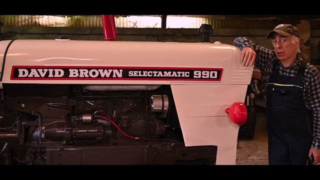 David Brown tractor put to work with an Italian made Hydraulic Hedge trimmer and more смотреть онлайн