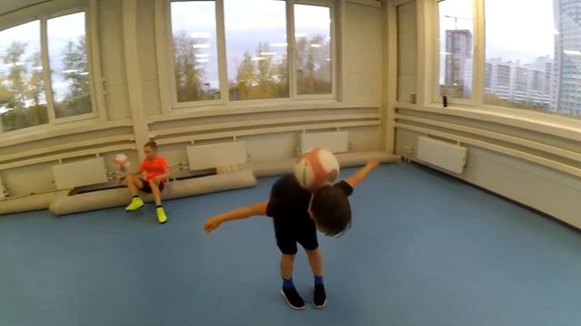 GOLDENHALL - Секция футбольного фристайла - г. Екатеринбург смотреть онлайн