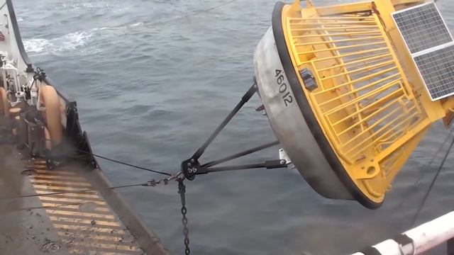U.S. Coast Guard & NOAA Setup Weather Buoy смотреть онлайн