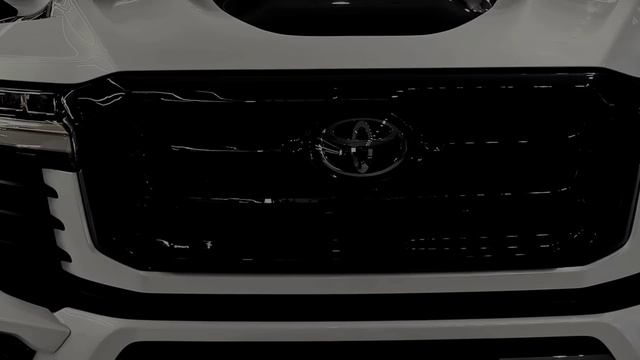 6 TOYOTAS solo para millonarios смотреть онлайн