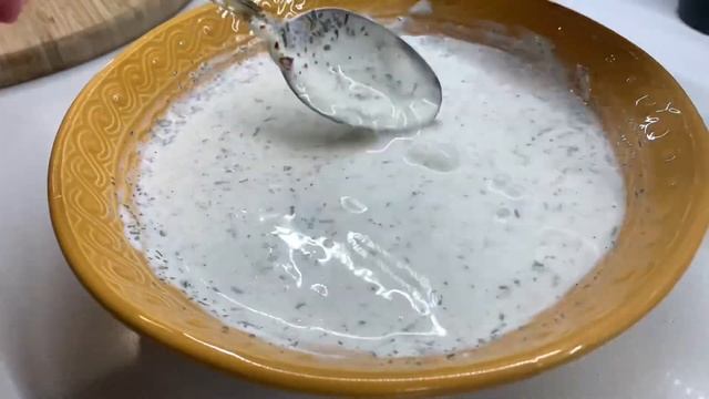 Кролик тушкований у сметані - Спинка кролика запечена у сметані зі спеціями в духовці - Рецепт