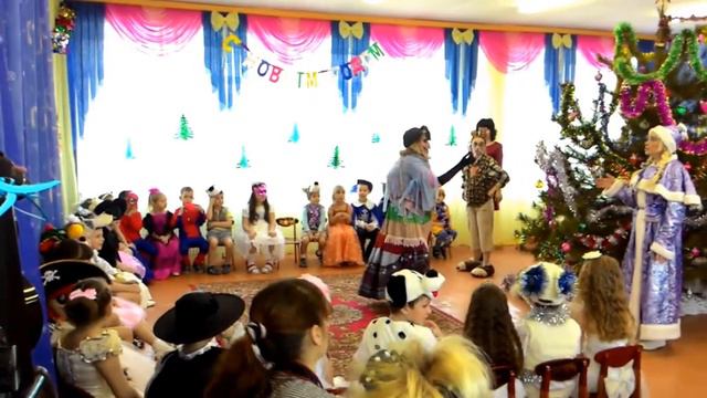 2016 г. Новогодний утренник в детском саду. Железногорский район, п. Студенок смотреть онлайн