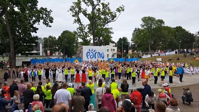 Pärnu III võimlemispidu Päikeseratas lõputants смотреть онлайн