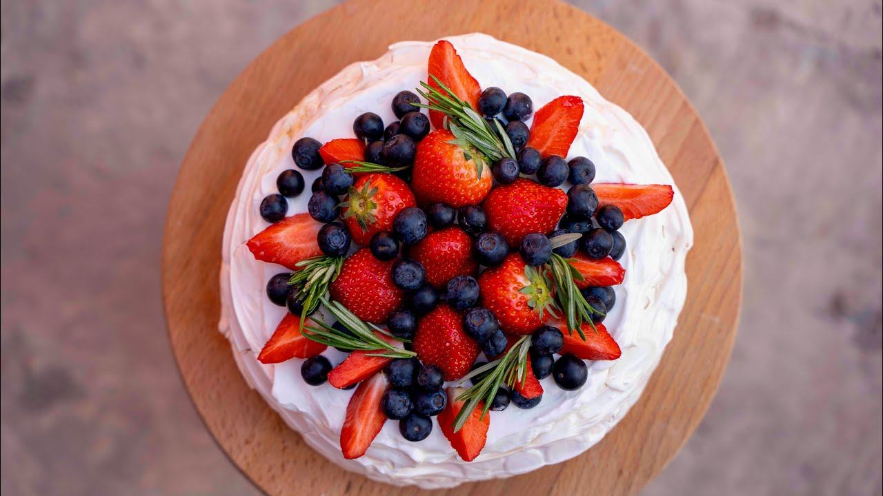 Самый ЛЕТНИЙи ЛЕГКИЙ☁️. Воздушный торт «Павлова» - Я - ТОРТодел! смотреть онлайн