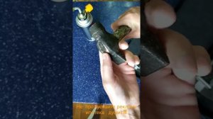 ПРОЧНАЯ РУЧКА ДЛЯ МОЛОТКА СВОИМИ РУКАМИ  ИЗ ПЛАСТИКОВОЙ ТРУБЫ !!!
