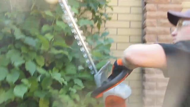 Обзор электрических мотоножниц STIHL HSE 71 смотреть онлайн