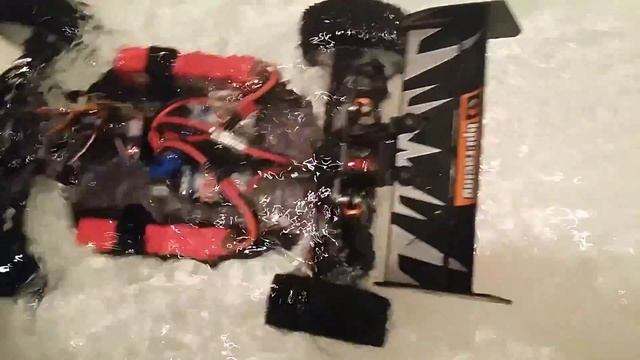 Truggy HPI Trophy Flux - проверка на водостойкость! RC