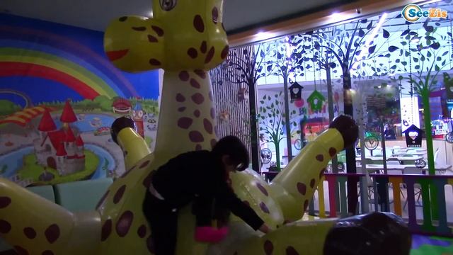 VLOG Ярослава и Рита в Развлекательном Центре Играем с Куклой Amusement Center Kids Video смотреть онлайн