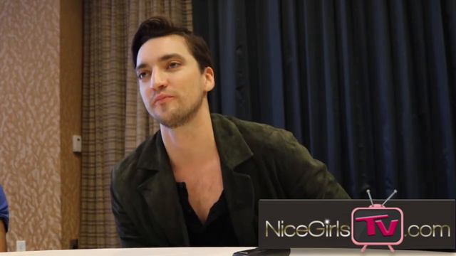 Richard Harmon Teases John Murphy's Look & More in the Next Season of The 100 смотреть онлайн