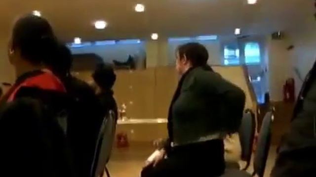 Что-то здесь не тем пахнет... смотреть онлайн
