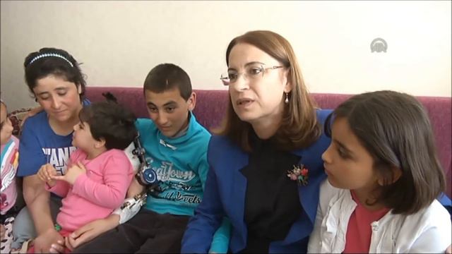 Bakan Ayşenur İSLAM'dan şiddet mağduru anneye ziyaret смотреть онлайн
