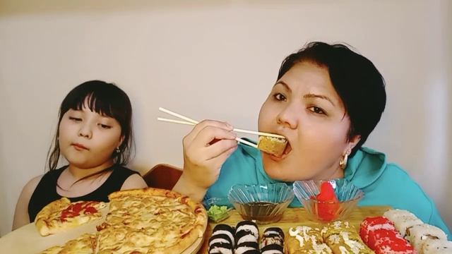 Мукбанг Роллы ?/Пицца?/@mukbang_s_sanoshey смотреть онлайн