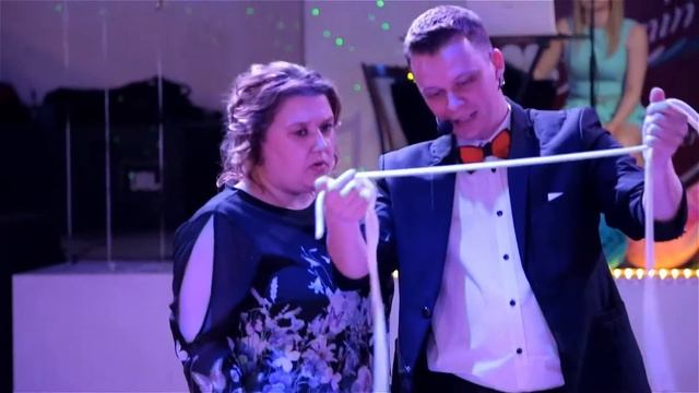 ФОКУС С ВЕРЕВКОЙ (Rope magic trick) очень смешно и весело смотреть онлайн