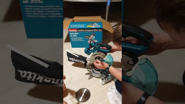 распаковка, Аккумуляторная торцовочная пила Makita DLS600Z 18 вольт, купил и наслаждаюсь, распаковк смотреть онлайн