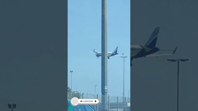 Huge plane landing at Sharjah airport | Sharjah international airport | Emirates airlines #shorts смотреть онлайн