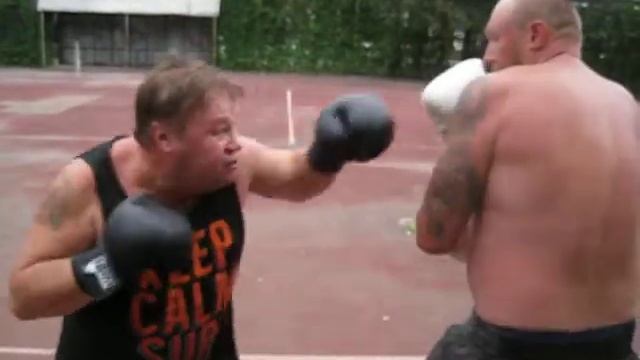 БОКС в "Школе Магдиева" , Таганрог, боксерское задание от тренера смотреть онлайн