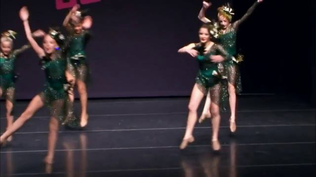 Dance Moms - Money Is The Root Of All Evil (S3, E8) смотреть онлайн