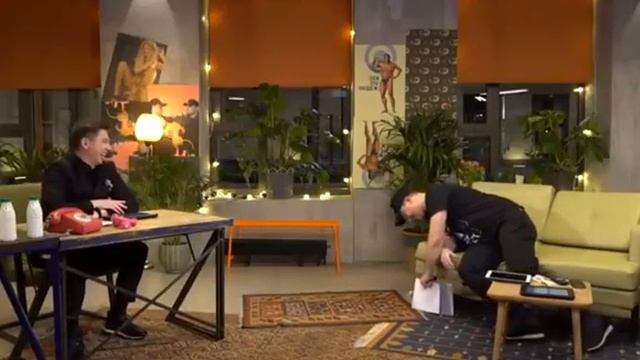 Ошуительное Хоу: негативные комментарии смотреть онлайн