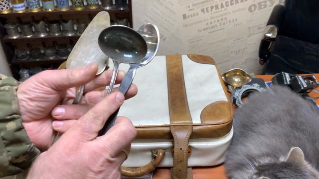 Так и дар речи потерять не долго! Аж два чемодана! Что внутри? смотреть онлайн