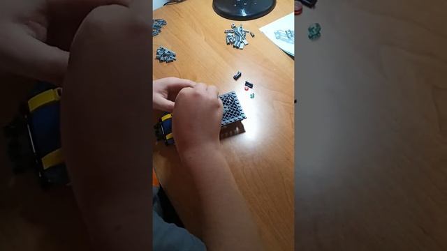конструктор. строим классный джип с крутой подвеской из Лего.Часть 2 смотреть онлайн