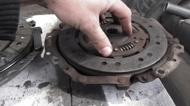 Изношен диск сцепления , поведение автомобиля смотреть онлайн