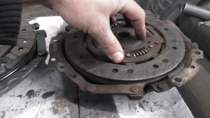 Изношен диск сцепления , поведение автомобиля