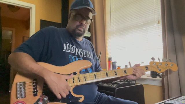Squier by Fender 5 (Erik) смотреть онлайн