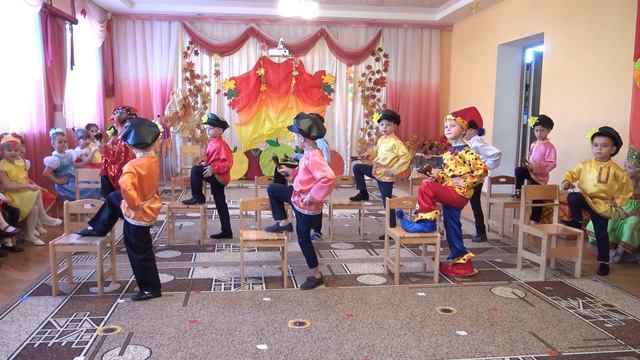 Танец "Ложкари" в детском саду (ст.гр. 5-6 лет) смотреть онлайн