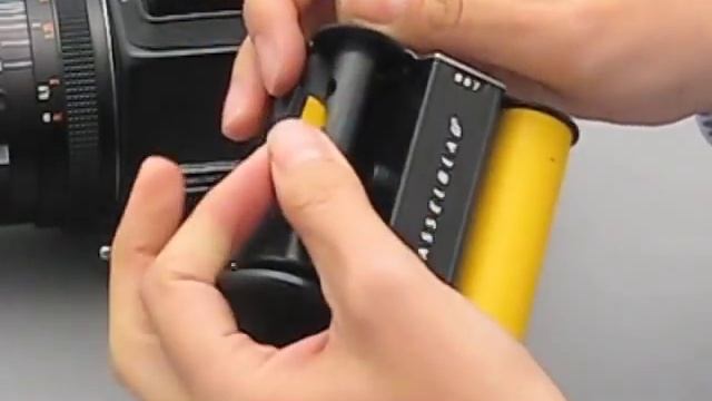 J-カメラ・フィルムの入れ方 HASSELBLAD 503CM смотреть онлайн