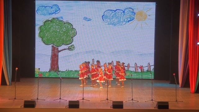 "Точка,точка,запятая!" Концертная программа ко Дню матери. Анс. "Конфетти" г.Углич 26.11.2022 г. смотреть онлайн