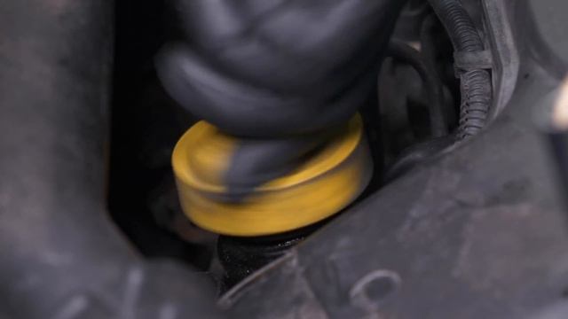 How to check the fluid levels Trafic 2 1.9 dCi ? смотреть онлайн