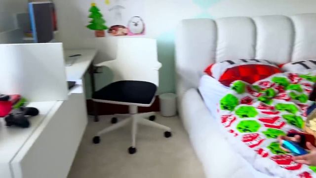 Макс стал французом смотреть онлайн