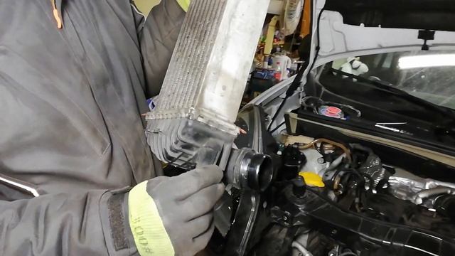 Снятие и установка генератора (и переднего бампера) на Рено Кенго 3 1.5 dCi / Renault Kangoo. смотреть онлайн