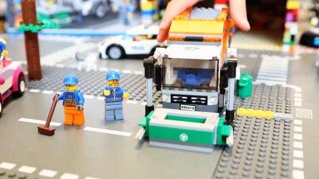 Конструктор LEGO City 60118 Мусоровоз смотреть онлайн