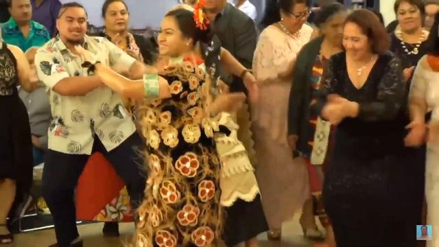 Tongan tau’olunga • Halavuna - Theresa Apikotoa смотреть онлайн