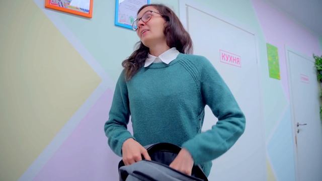 ЗАПРЕЩЕННЫЕ ПРЕДМЕТЫ для ШКОЛЫ! Что ОБНАРУЖИЛИ в СУМКЕ У УЧИЛКИ? смотреть онлайн