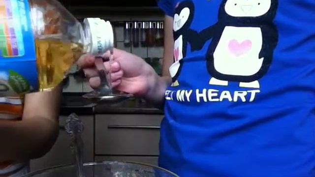 Готовим кекс)) В микроволновке за 5 мин