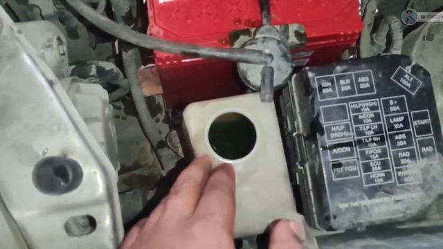 Hyundai Santro Servicng Engine Oil And Coolant Change | How To Change Engine Oil