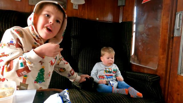 Riding the Santa Express and meeting Santa on Steam Train The battlefield line смотреть онлайн