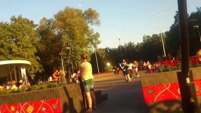 Танцы на улице. День Молодежи. Новокузнецк 2015 смотреть онлайн