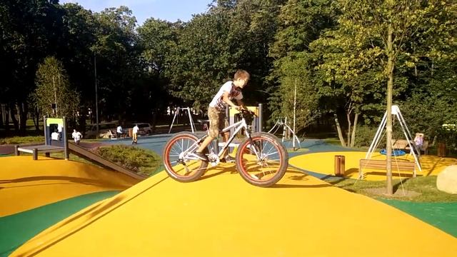 Организуем соревнования для детей на детской площадке | Fun battle смотреть онлайн