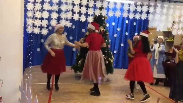 Новогодний утренник средней группы??????? смотреть онлайн