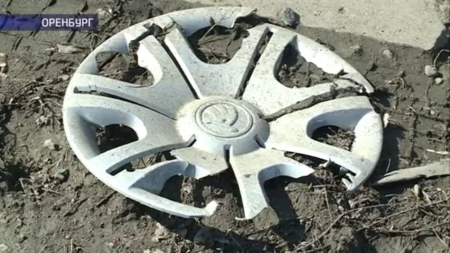 В Оренбурге уже заделывают самые опасные ямы на дорогах смотреть онлайн