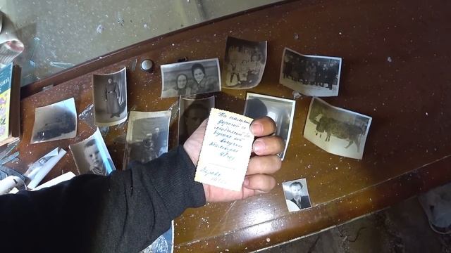 Это были дома с душой.Далёкая заброшенная деревня осталась без людей.Предметы старины. смотреть онлайн
