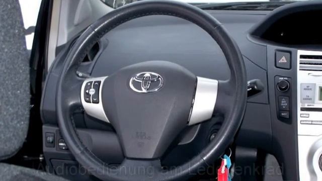 Toyota Yaris 1.3 schwarz 0A090058 Klimaanlage Kopfairbags Toyota Berlin Video смотреть онлайн