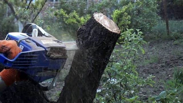 Как правильно пилить бензопилой смотреть онлайн