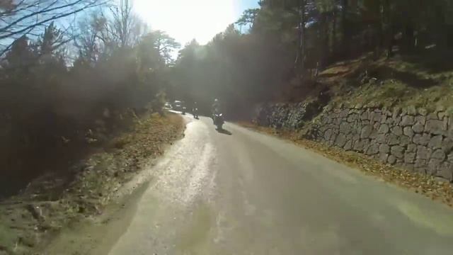 Поездка на Ай-Петри на мотоциклах. Yamaha FZ6n, FZ6S; Honda SL230, VFR800 смотреть онлайн