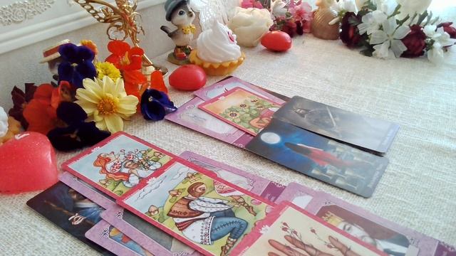 РАСКЛАД.ЛЮБОВЬ ИЛИ ДРУЖБА?КАРТЫ ДАЮТ ОТВЕТ.ЛЮБОВЬ ПОХОЖАЯ НА СОН. смотреть онлайн